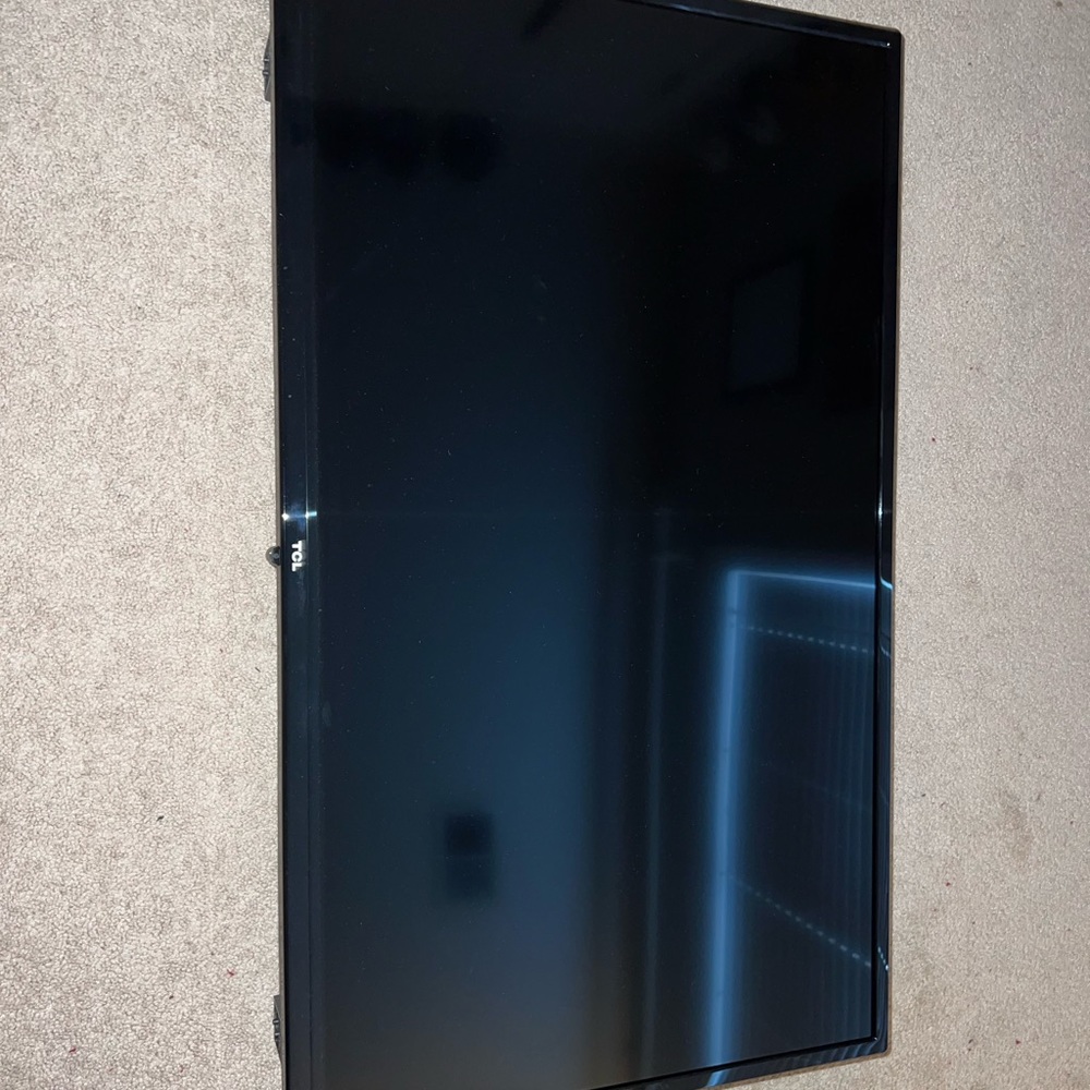 32” TCL Roku TV
